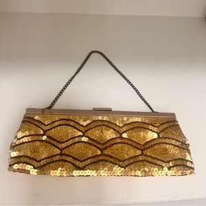 Gold sequin scalloped Banana Republic cocktail purse with gold chain strap